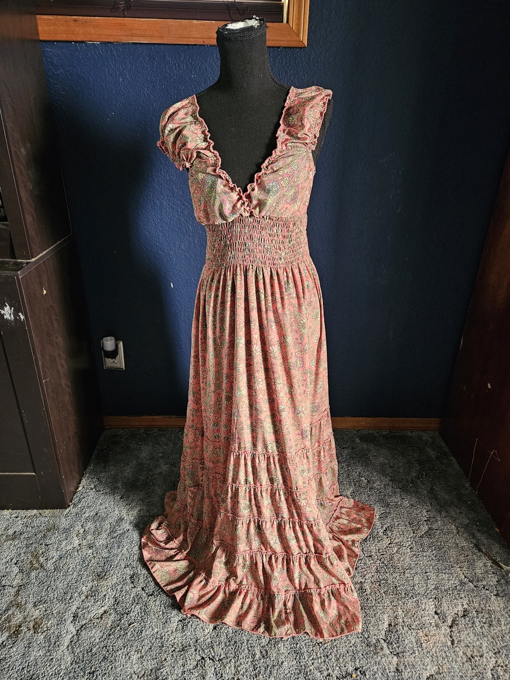 cienna Ruffled V-Neck Maxi Dress in Coral Floral